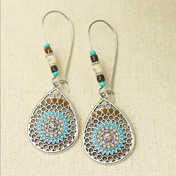 $8 EMERY ROSE DROPS - Picture 6 of 9